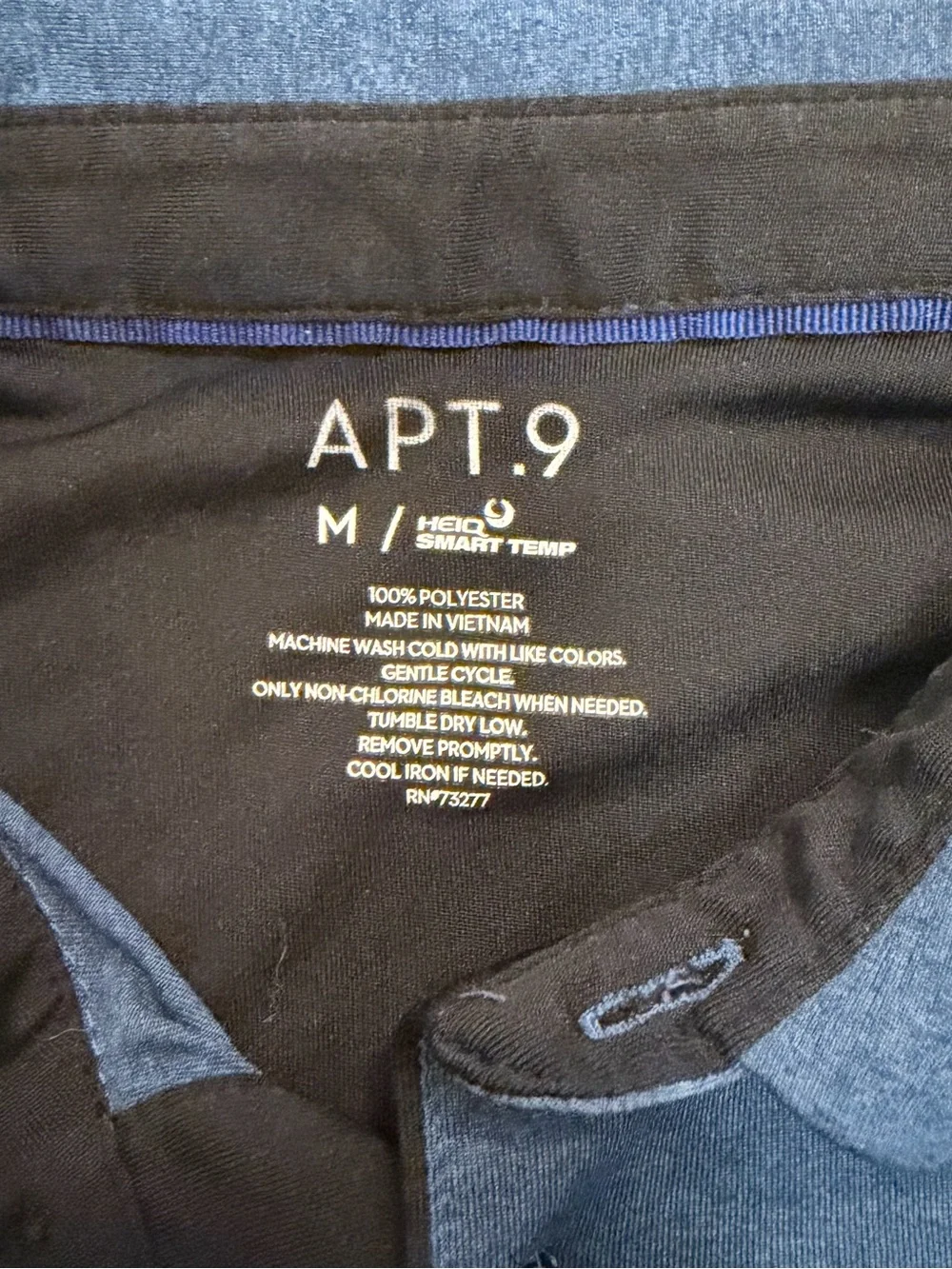 Apt. 9 Men’s Dark Blue Performance Polo gold shirt size medium